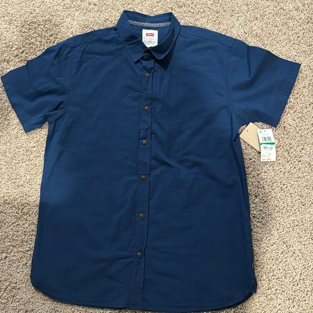 Levi’s blue SHORT SLEEVE SHIRT Large